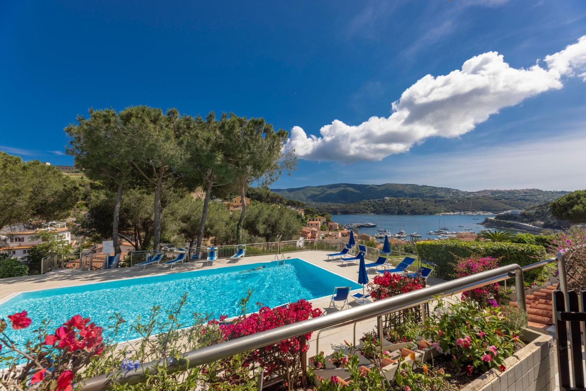 Il Porto Bilocale 11 Con Piscina - Goelba Apartment *