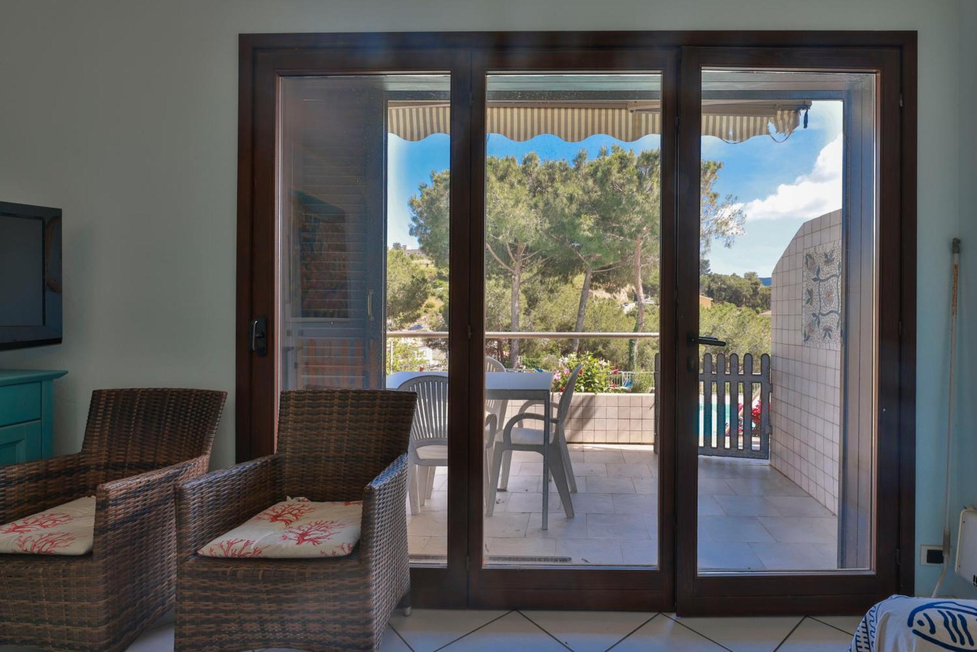 Apartment Il Porto Bilocale 11 Con Piscina - Goelba